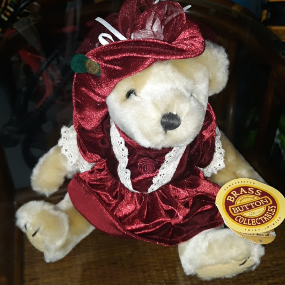 NWT Brass Buttons PEARL bear collectable (SKU NH2)